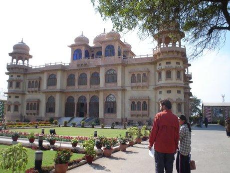 Jinnah House, Karachi (photo by Johanna DeBiase)